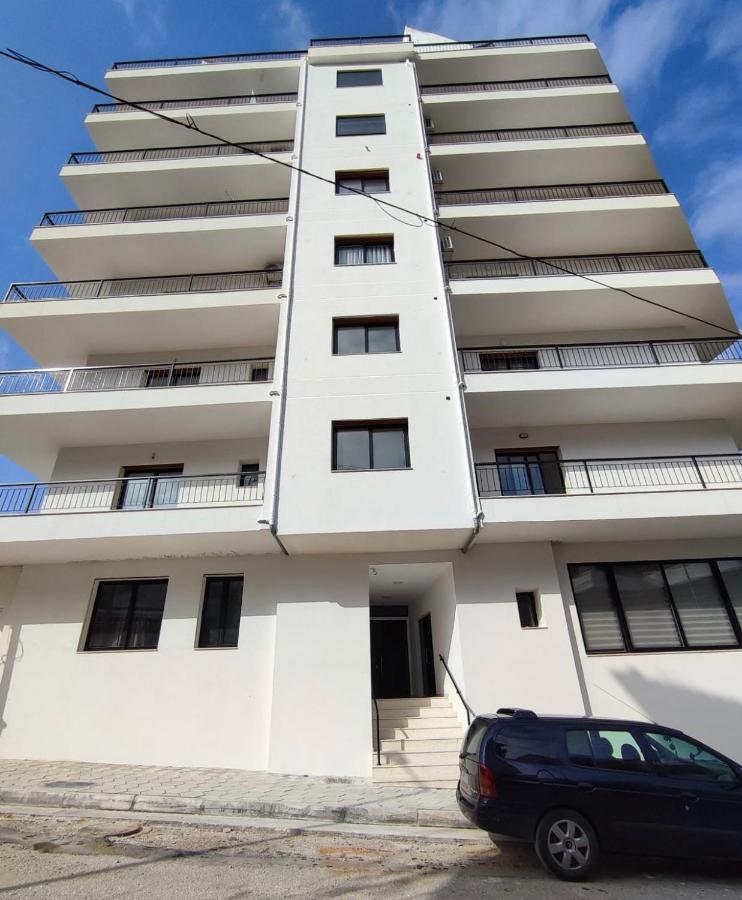 Blissful Apartments Sarandë Exteriör bild
