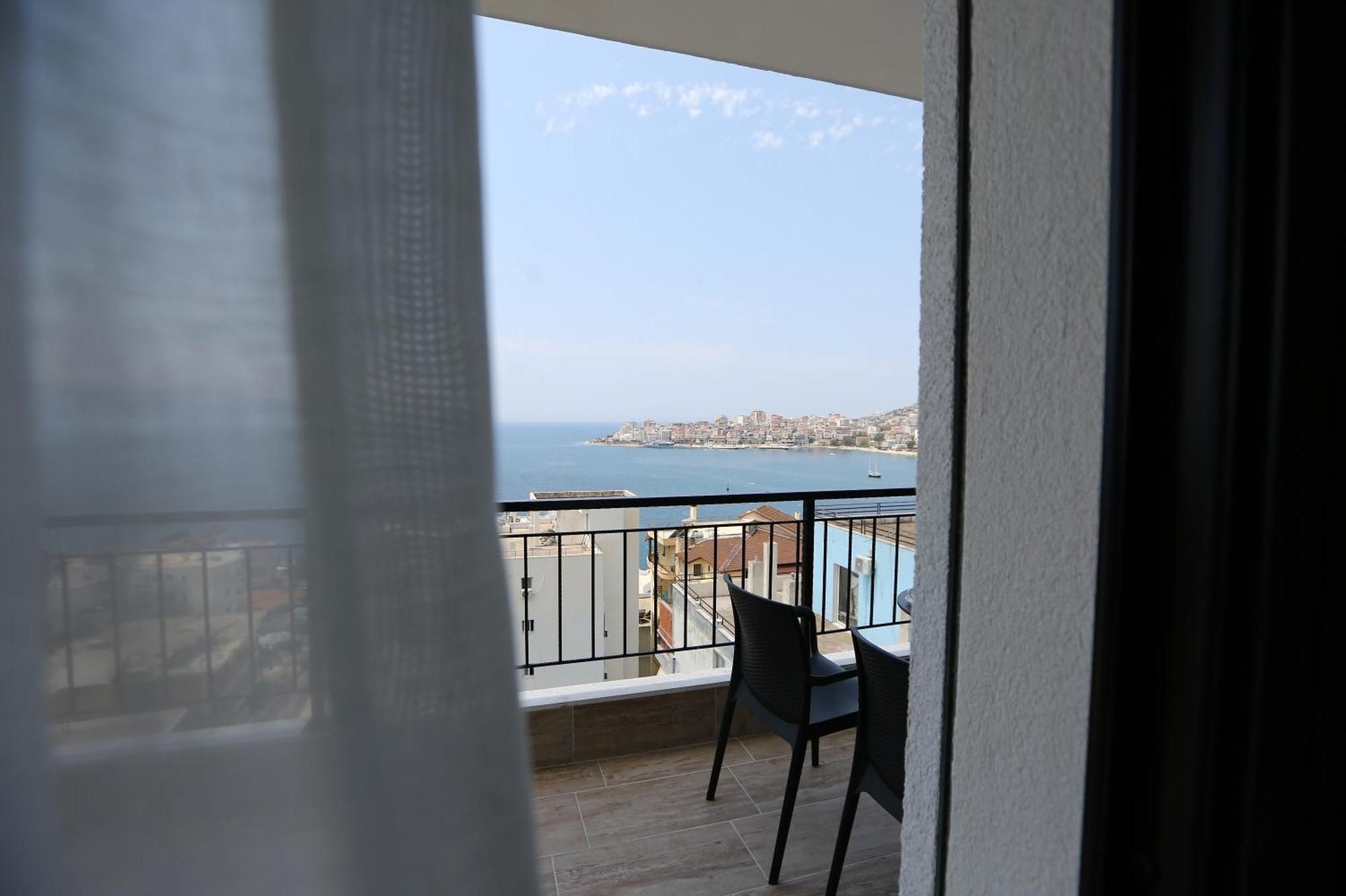 Blissful Apartments Sarandë Exteriör bild