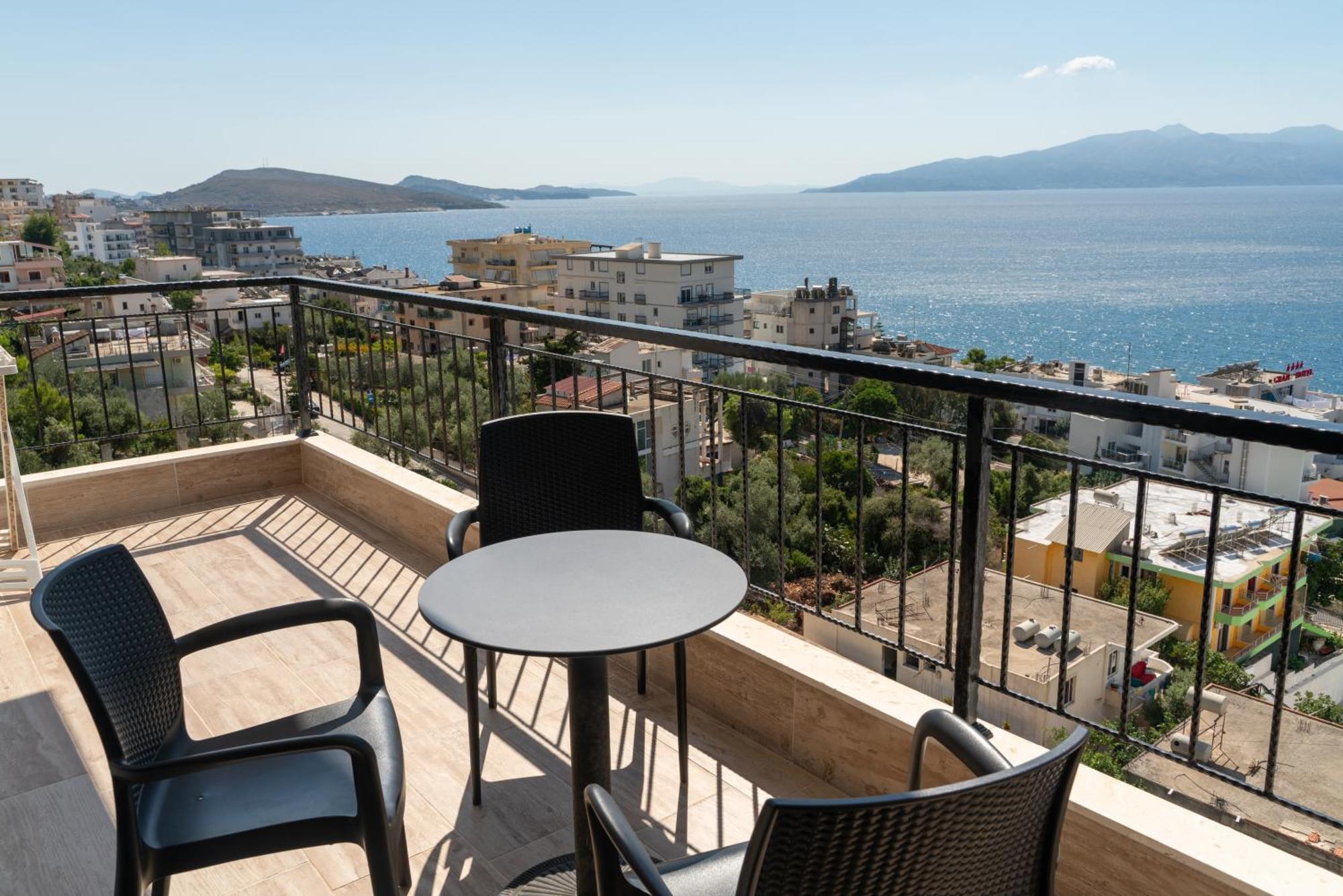 Blissful Apartments Sarandë Exteriör bild