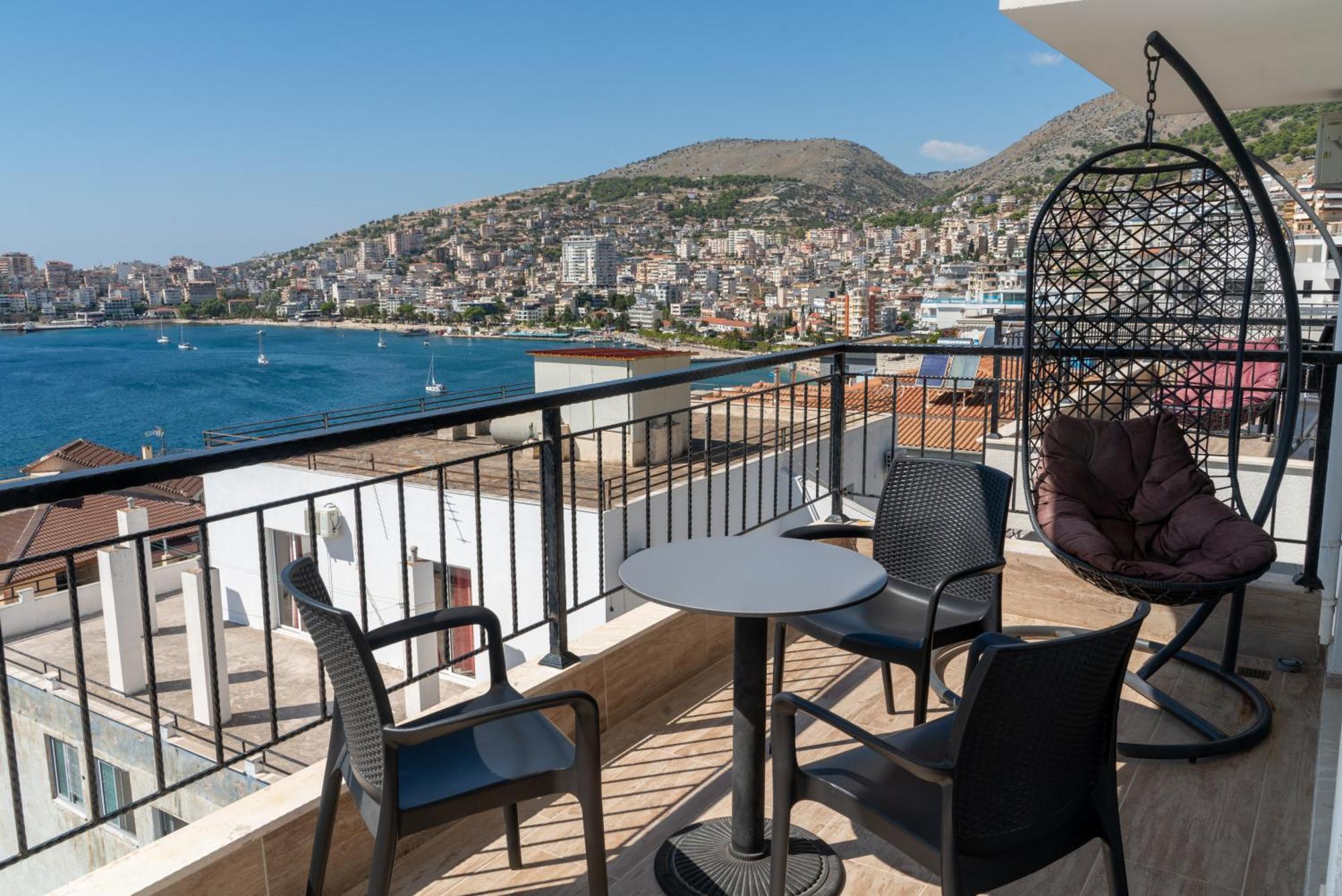 Blissful Apartments Sarandë Exteriör bild